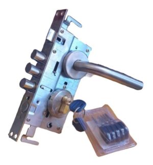 Cerradura De Embutir  1/2 Manilla 7 Llaves