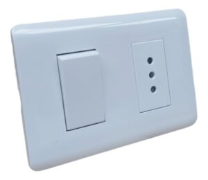 10 Interruptor De Luz Con Enchufe 9/12 10a Certificacion Sec